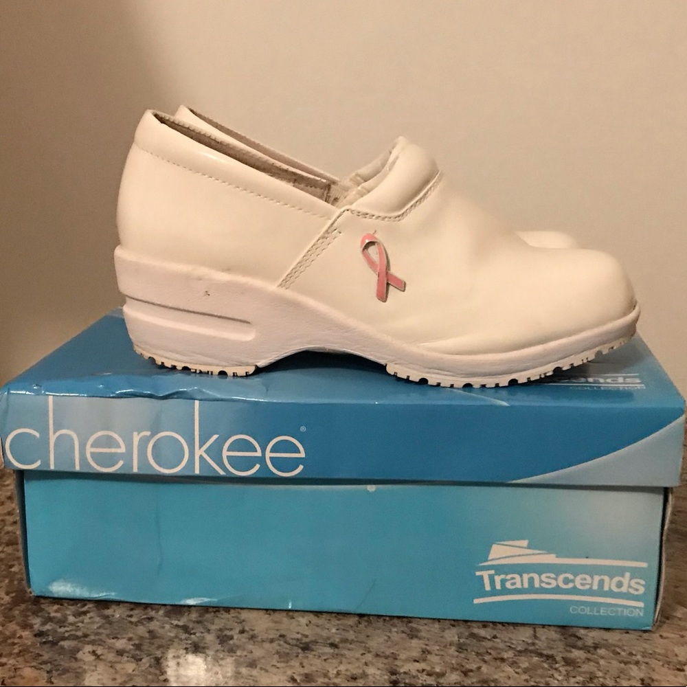 Cherokee nursing shoes